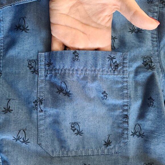 Disney Mickey Mouse Men's Large Shirt EUC - Picture 6 of 9